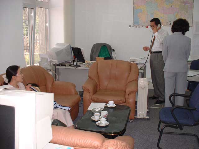 국제협력단 카작스탄 현지사무소 내부의 모습입니다.(소장님도...)